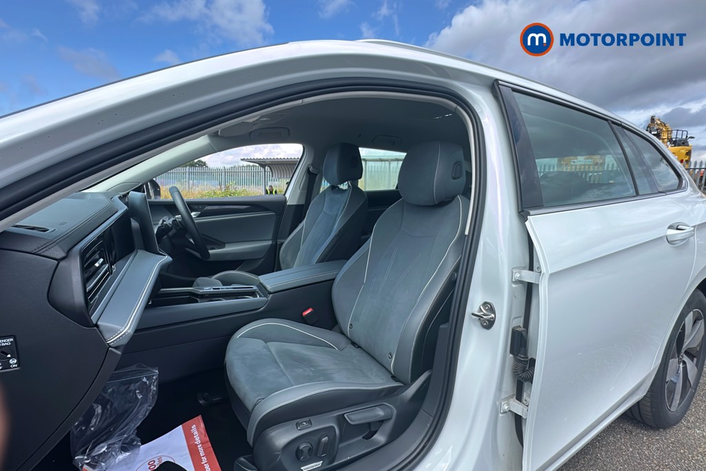 Volkswagen Passat Life Automatic Petrol Plug-In Hybrid Estate - Stock Number (1656624) - 22nd supplementary image