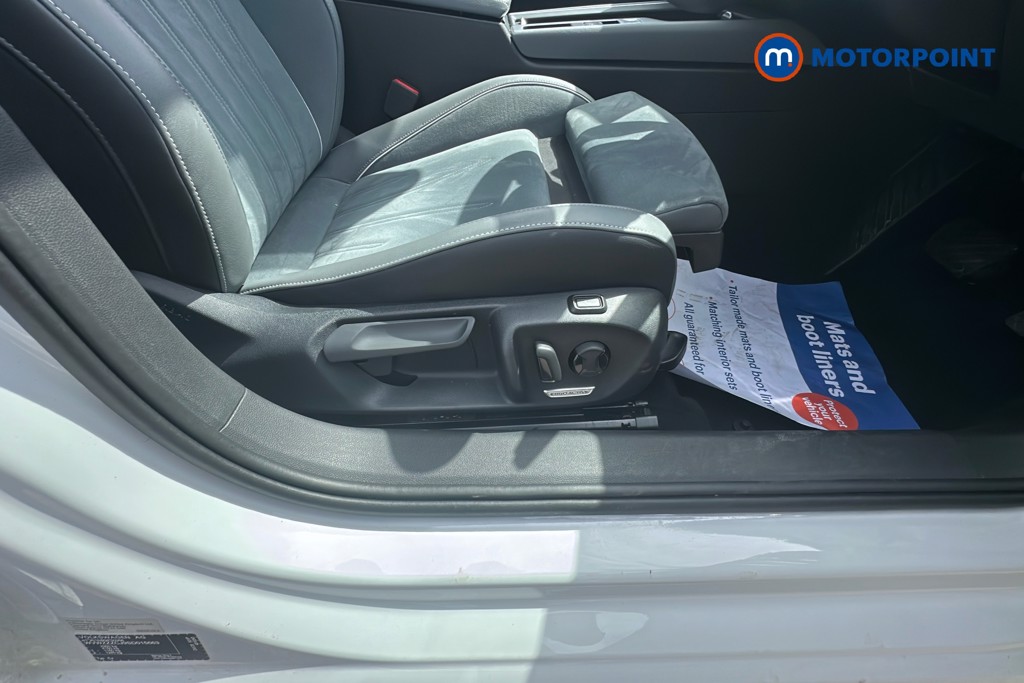 Volkswagen Passat Life Automatic Petrol Plug-In Hybrid Estate - Stock Number (1656624) - 25th supplementary image