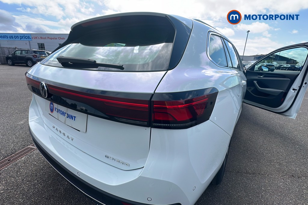 Volkswagen Passat Life Automatic Petrol Plug-In Hybrid Estate - Stock Number (1656624) - 38th supplementary image