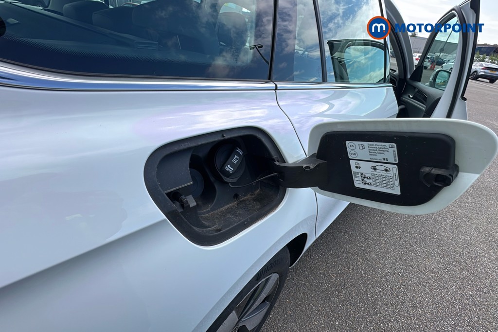 Volkswagen Passat Life Automatic Petrol Plug-In Hybrid Estate - Stock Number (1656624) - 41st supplementary image
