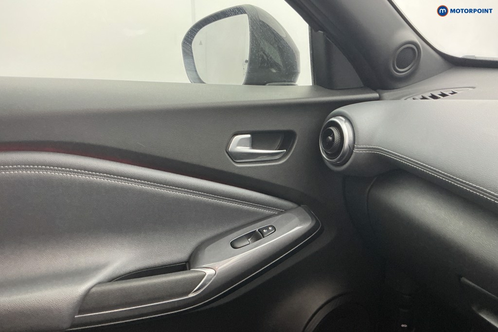 Nissan Juke Tekna Automatic Petrol SUV - Stock Number (1657548) - 19th supplementary image