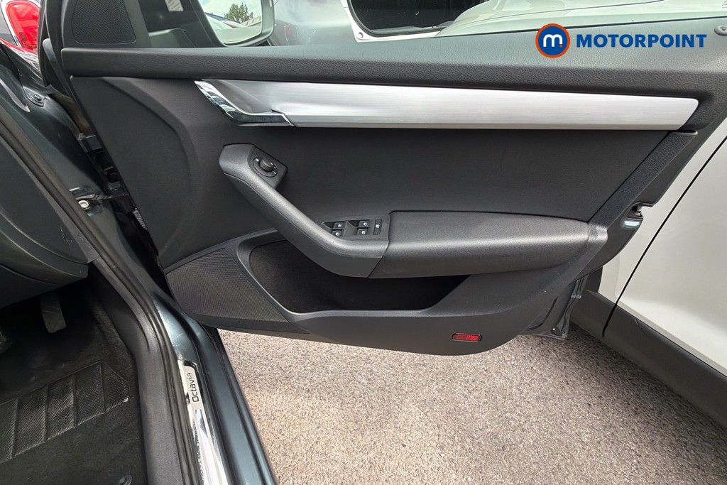 Skoda Octavia Se Drive Automatic Petrol Hatchback - Stock Number (1659339) - 19th supplementary image