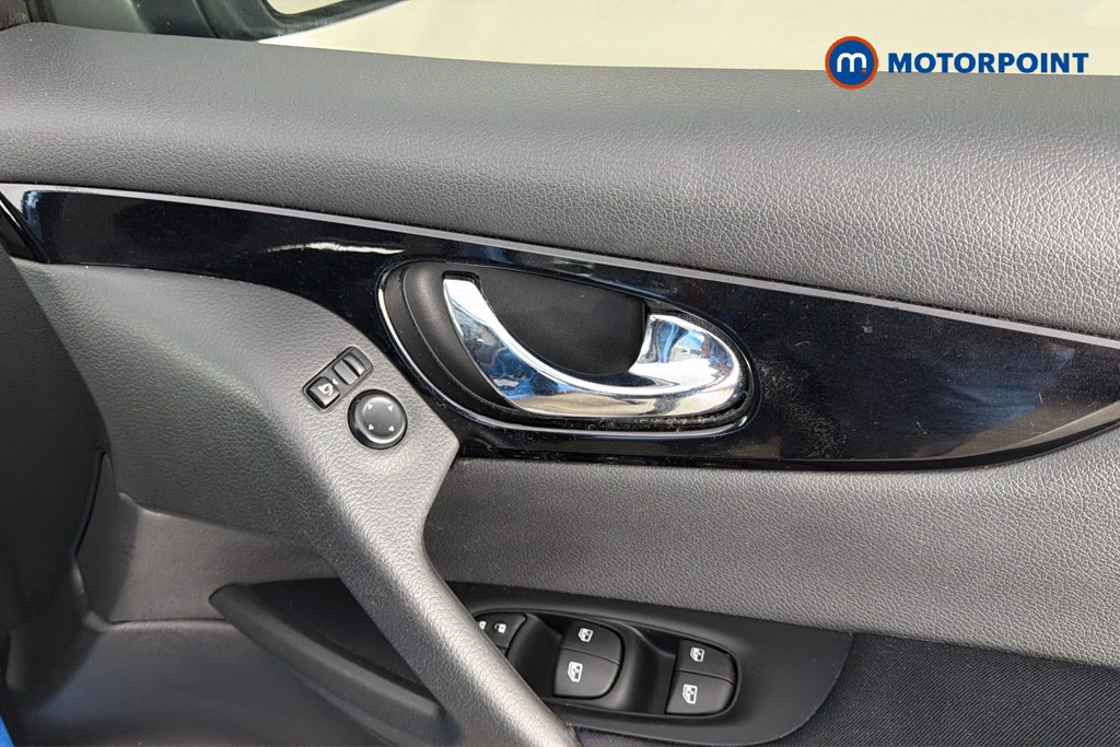 Nissan Qashqai Acenta Premium Manual Petrol SUV - Stock Number (1659847) - 42nd supplementary image