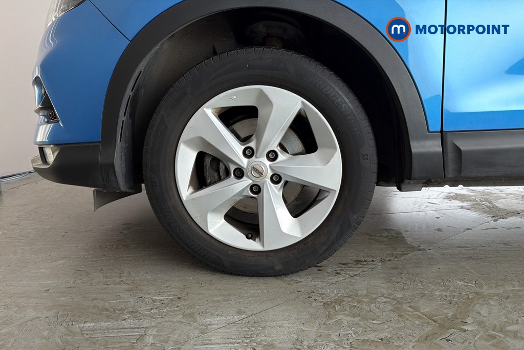 Nissan Qashqai Acenta Premium Manual Petrol SUV - Stock Number (1659847) - 47th supplementary image