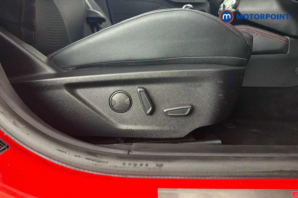 Ford Focus St-Line X Manual Diesel Hatchback - Stock Number (1660129) - 25th supplementary image