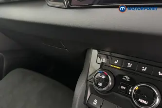 Skoda Karoq Se L Automatic Petrol SUV - Stock Number (1660563) - 14th supplementary image