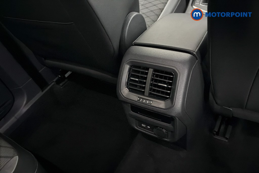 Volkswagen Tiguan R-Line Automatic Petrol SUV - Stock Number (1660883) - 30th supplementary image