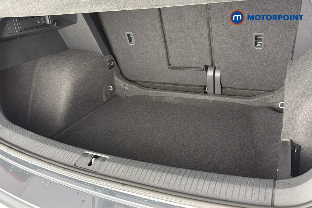Volkswagen Tiguan R-Line Automatic Petrol SUV - Stock Number (1660883) - 33rd supplementary image