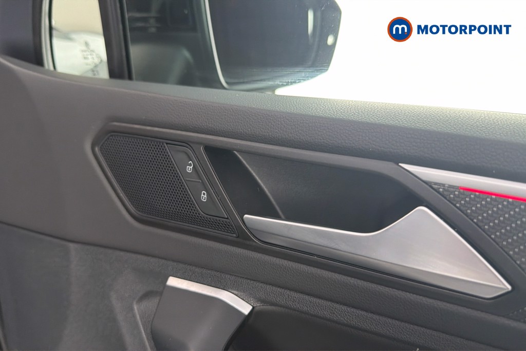 Volkswagen Tiguan R-Line Automatic Petrol SUV - Stock Number (1660883) - 42nd supplementary image