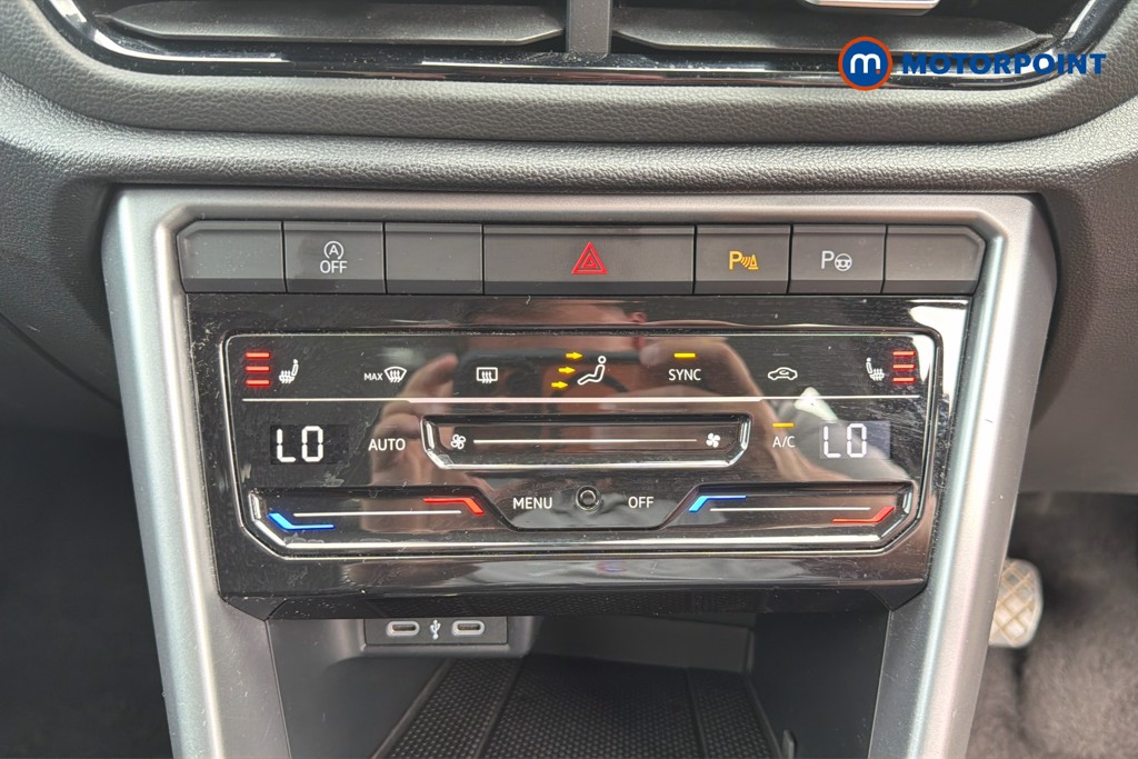 Volkswagen T-Roc Life Manual Petrol SUV - Stock Number (1662544) - 12th supplementary image