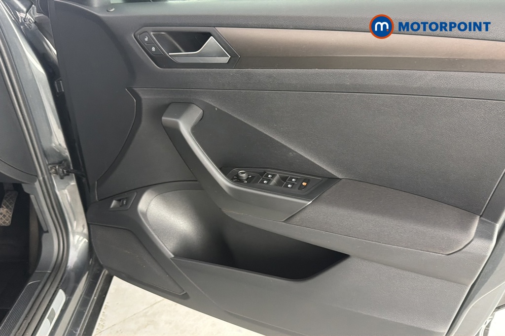 Volkswagen T-Roc SE Manual Diesel SUV - Stock Number (1662888) - 18th supplementary image