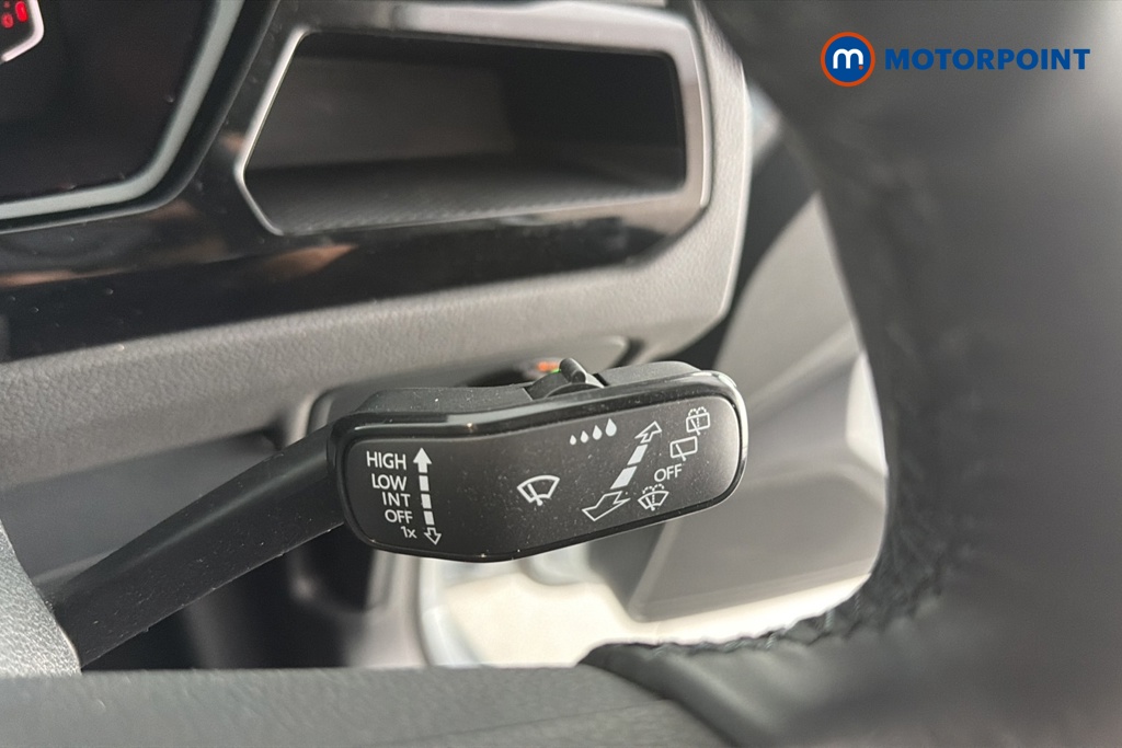 Volkswagen Touran SEL Automatic Petrol People Carrier - Stock Number (1663445) - 6th supplementary image