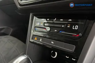 Volkswagen Touran SEL Automatic Petrol People Carrier - Stock Number (1663445) - 12th supplementary image