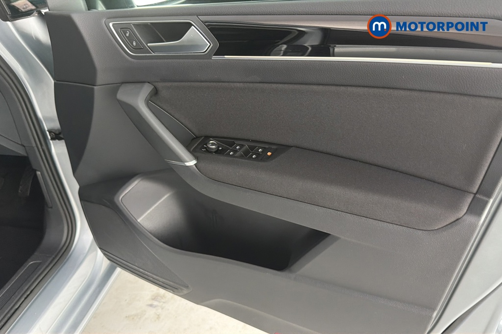 Volkswagen Touran SEL Automatic Petrol People Carrier - Stock Number (1663445) - 18th supplementary image