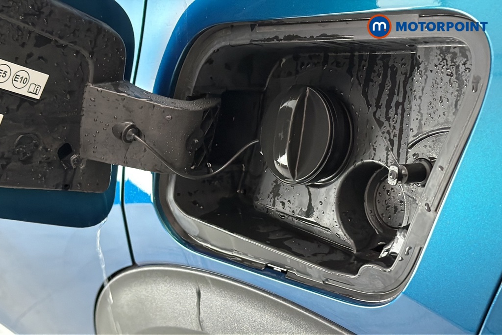 Peugeot 2008 Allure Automatic Petrol SUV - Stock Number (1664014) - 41st supplementary image