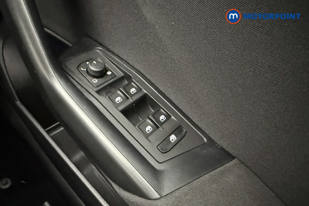 Volkswagen T-Roc Life Automatic Petrol SUV - Stock Number (1664258) - 16th supplementary image