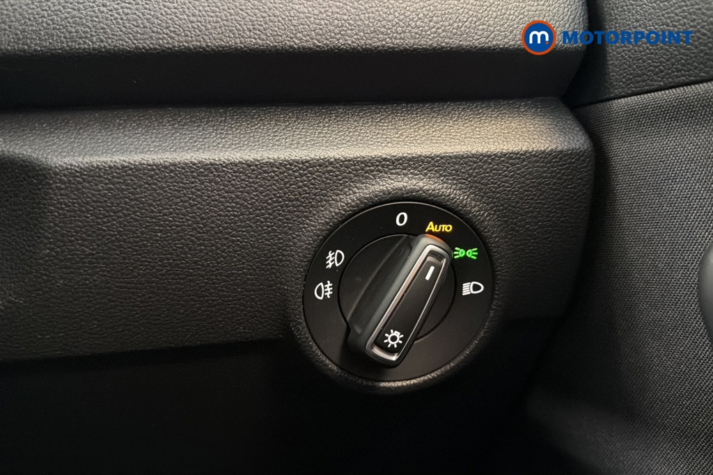 Volkswagen T-Roc Active Manual Petrol SUV - Stock Number (1664996) - 11th supplementary image