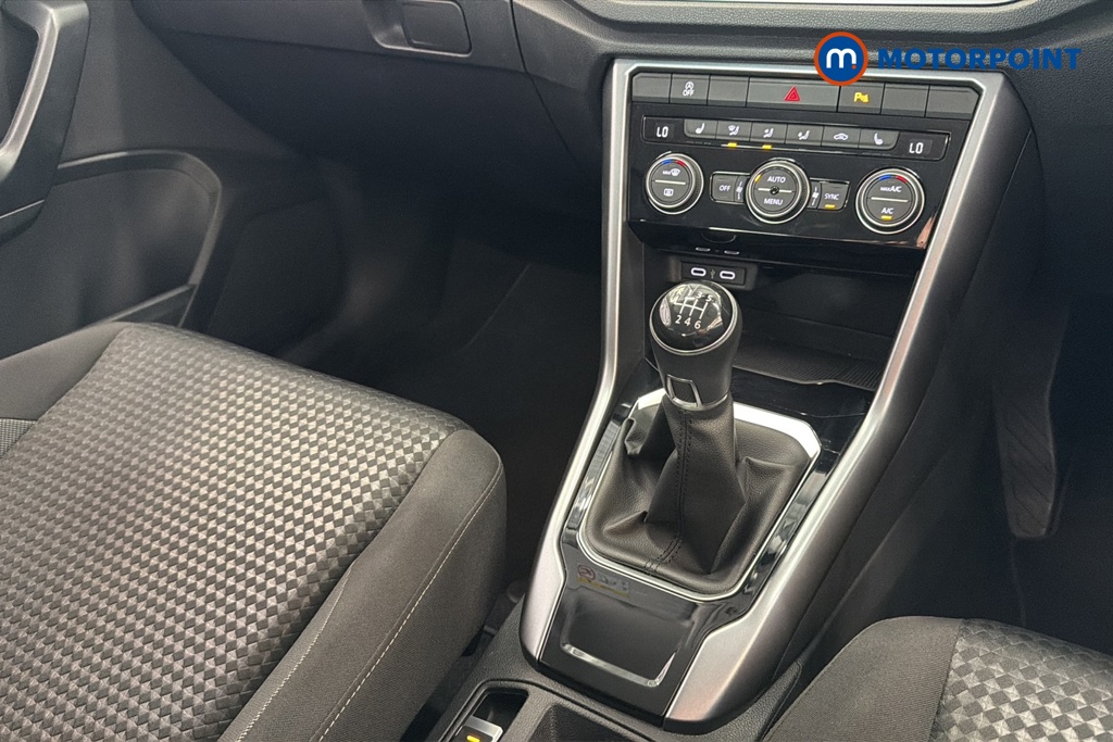 Volkswagen T-Roc Active Manual Petrol SUV - Stock Number (1664996) - 15th supplementary image