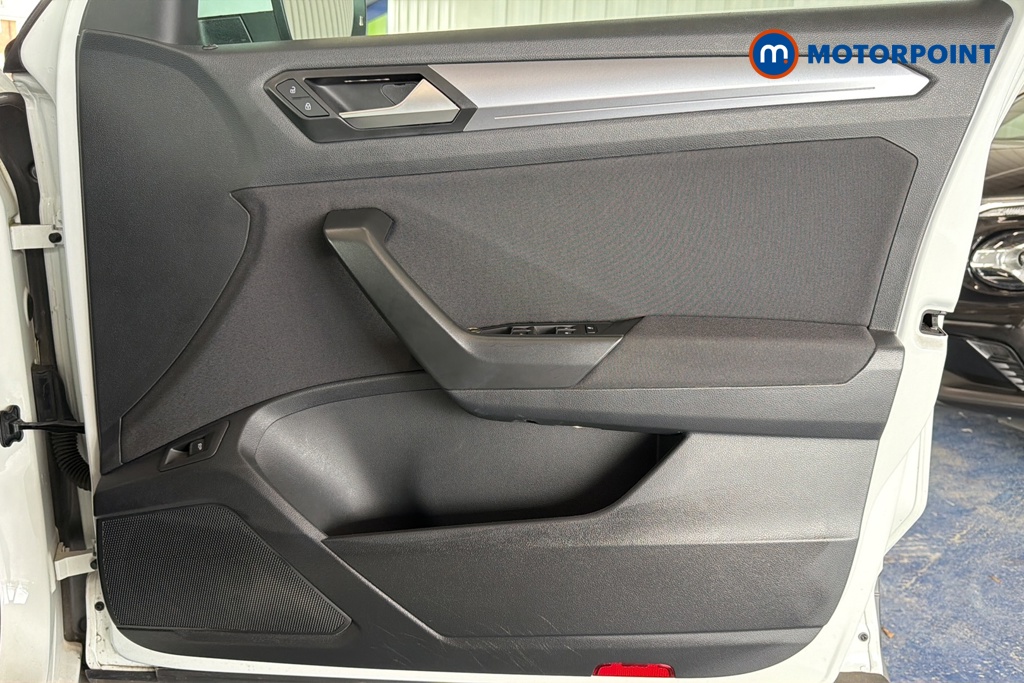 Volkswagen T-Roc Active Manual Petrol SUV - Stock Number (1664996) - 18th supplementary image