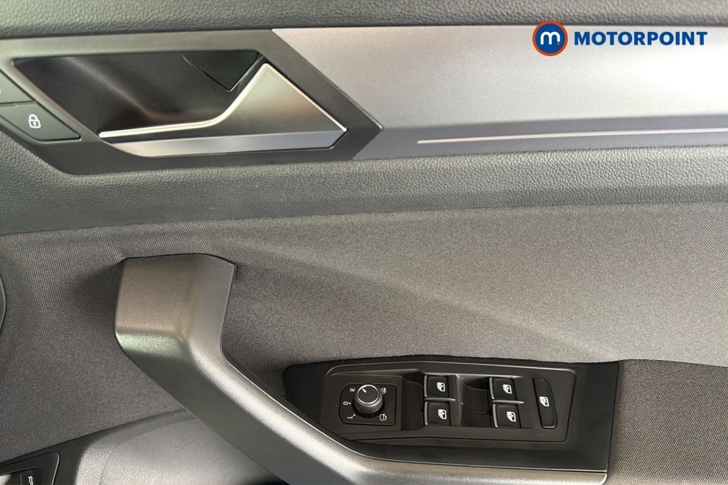 Volkswagen T-Roc Active Manual Petrol SUV - Stock Number (1664996) - 19th supplementary image