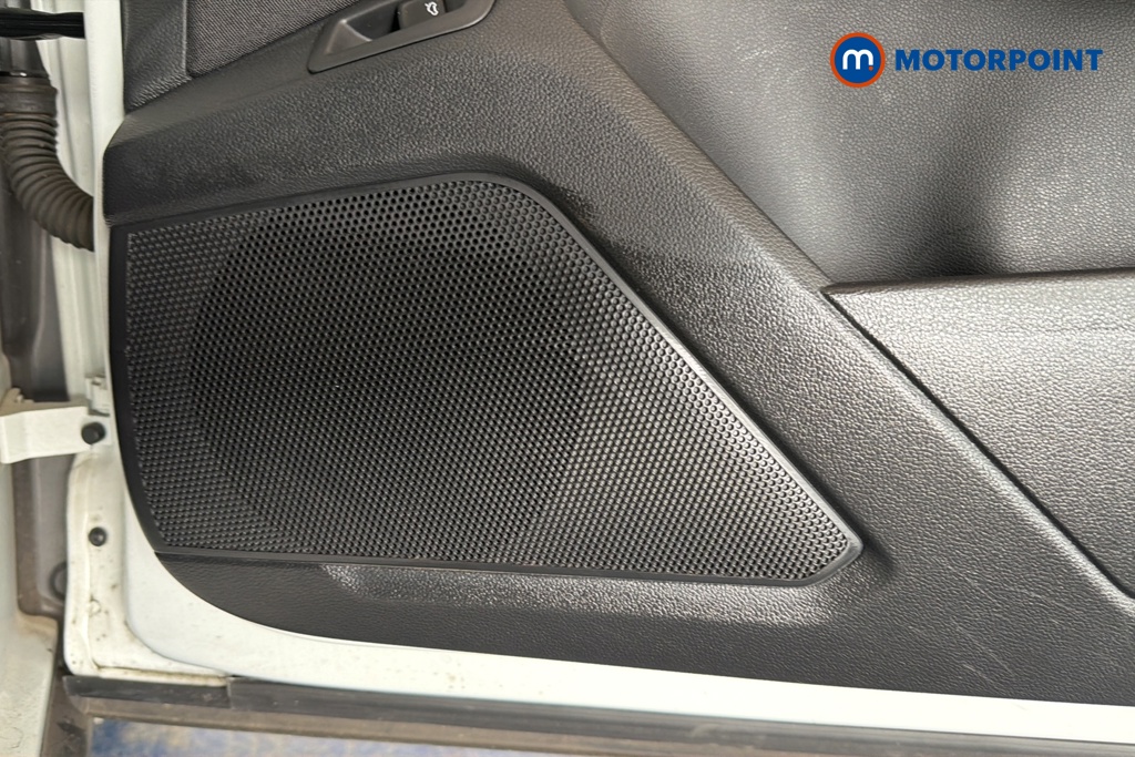 Volkswagen T-Roc Active Manual Petrol SUV - Stock Number (1664996) - 21st supplementary image
