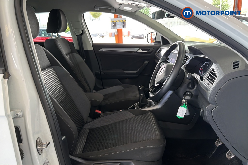Volkswagen T-Roc Active Manual Petrol SUV - Stock Number (1664996) - 22nd supplementary image