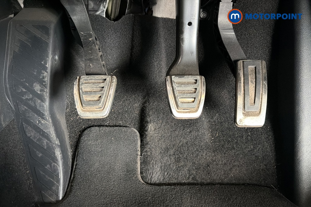 Volkswagen T-Roc Active Manual Petrol SUV - Stock Number (1664996) - 24th supplementary image