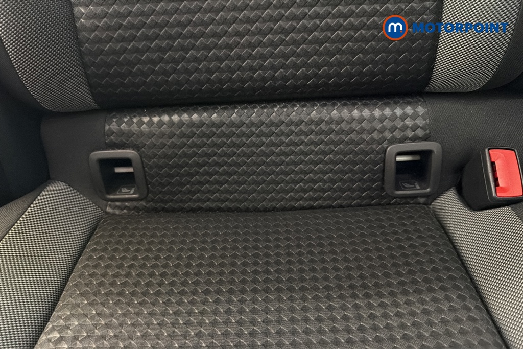 Volkswagen T-Roc Active Manual Petrol SUV - Stock Number (1664996) - 27th supplementary image
