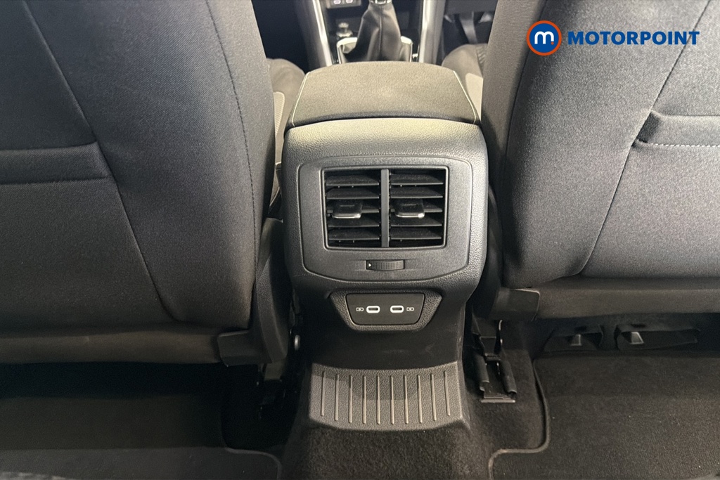 Volkswagen T-Roc Active Manual Petrol SUV - Stock Number (1664996) - 28th supplementary image