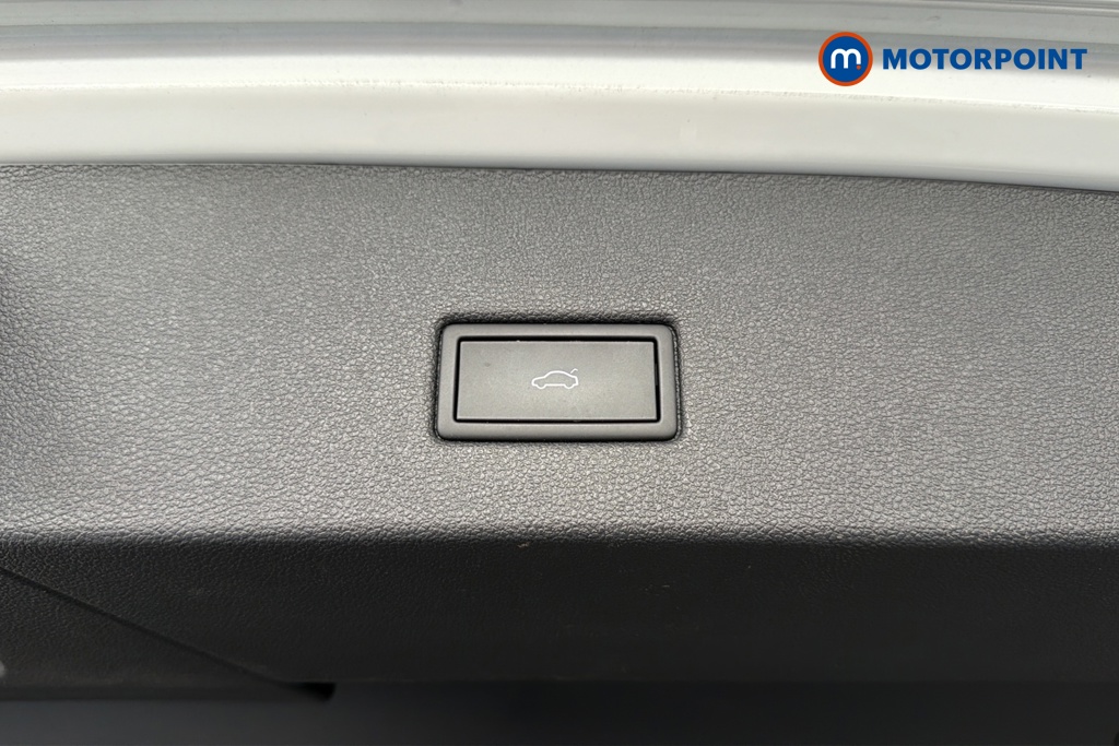 Volkswagen T-Roc Active Manual Petrol SUV - Stock Number (1664996) - 35th supplementary image