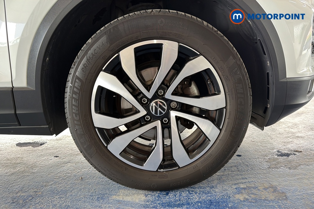 Volkswagen T-Roc Active Manual Petrol SUV - Stock Number (1664996) - 47th supplementary image