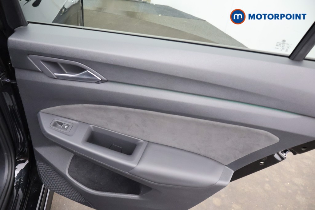Volkswagen Golf Black Edition Manual Petrol Hatchback - Stock Number (1665013) - 16th supplementary image