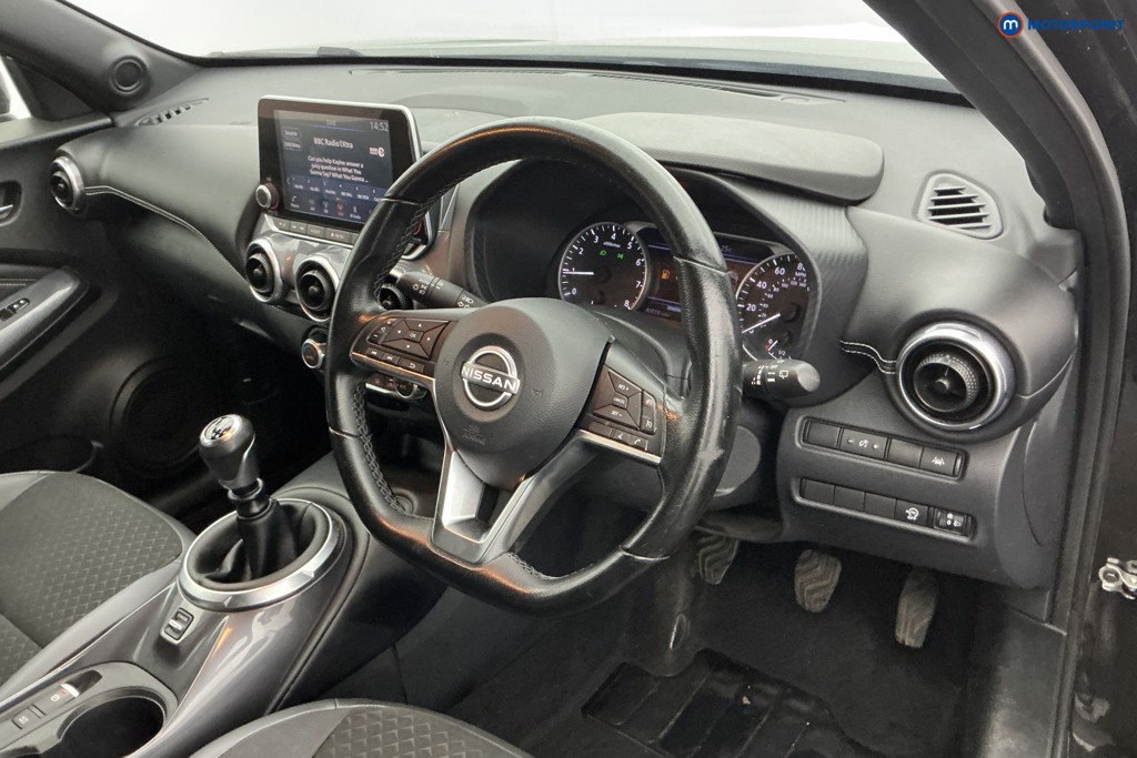 Nissan Juke N-Connecta Manual Petrol SUV - Stock Number (1650560) - 8th supplementary image