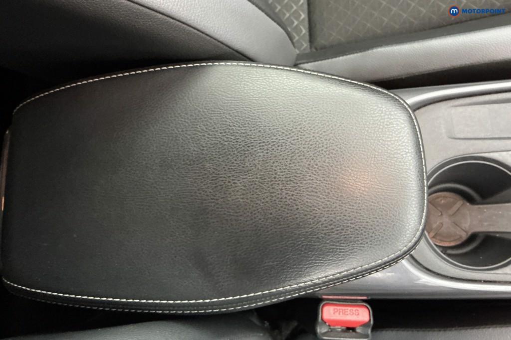 Nissan Juke N-Connecta Manual Petrol SUV - Stock Number (1650560) - 13th supplementary image