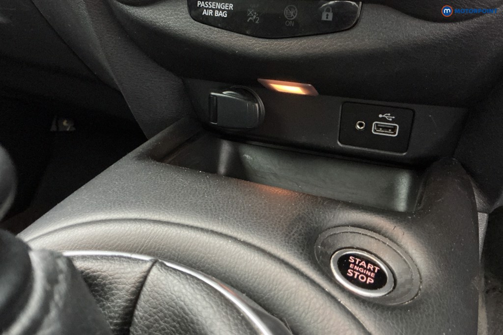 Nissan Juke N-Connecta Manual Petrol SUV - Stock Number (1650560) - 16th supplementary image