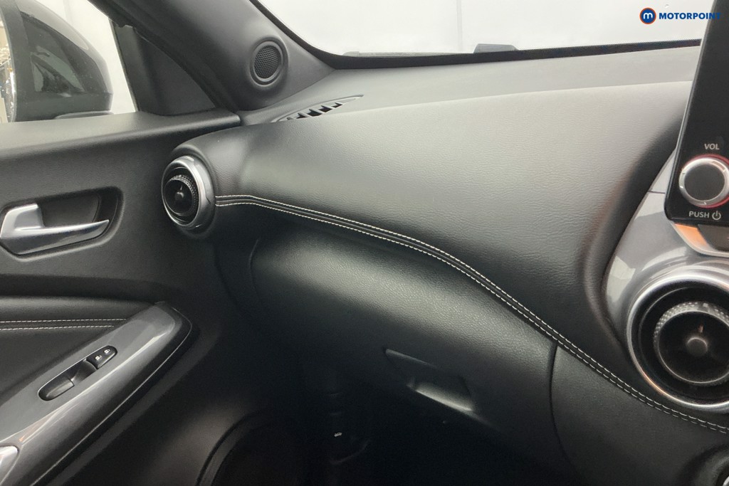Nissan Juke N-Connecta Manual Petrol SUV - Stock Number (1650560) - 18th supplementary image