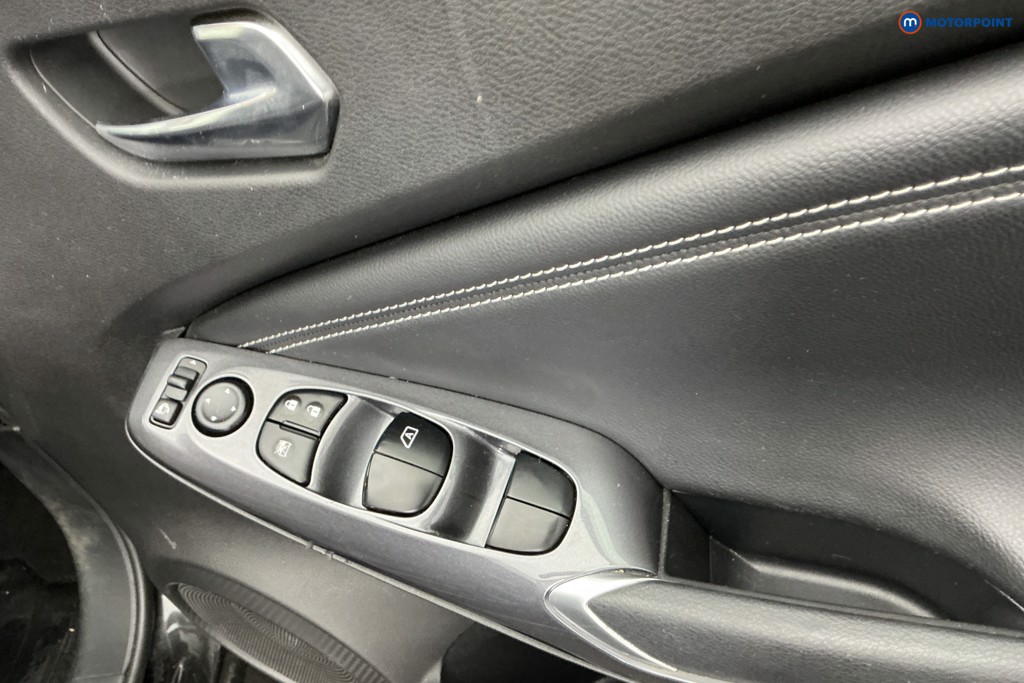 Nissan Juke N-Connecta Manual Petrol SUV - Stock Number (1650560) - 25th supplementary image