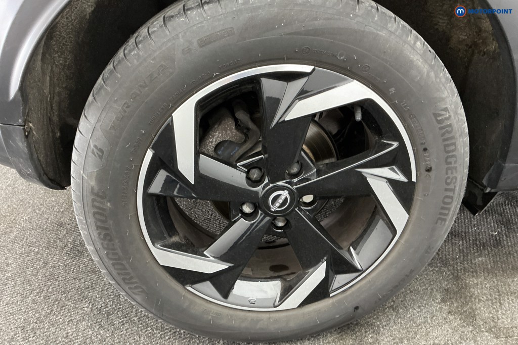 Nissan Juke N-Connecta Manual Petrol SUV - Stock Number (1650560) - 33rd supplementary image