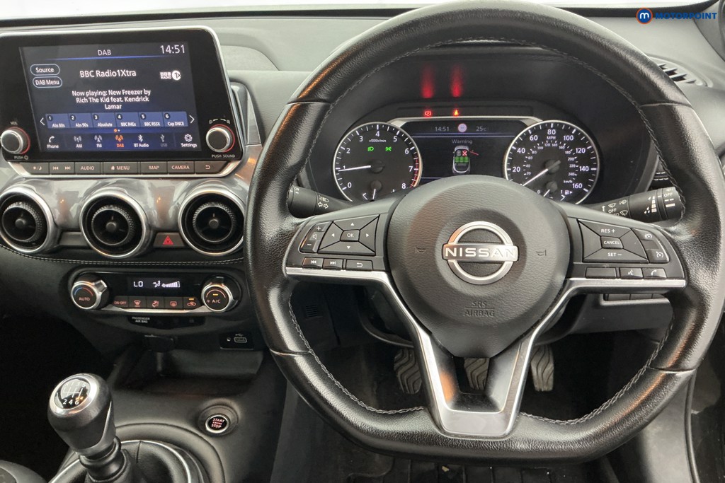 Nissan Juke N-Connecta Manual Petrol SUV - Stock Number (1650560) - 1st supplementary image
