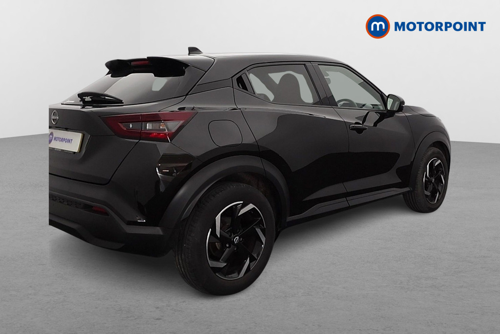 Nissan Juke N-Connecta Manual Petrol SUV - Stock Number (1650560) - Drivers side rear corner