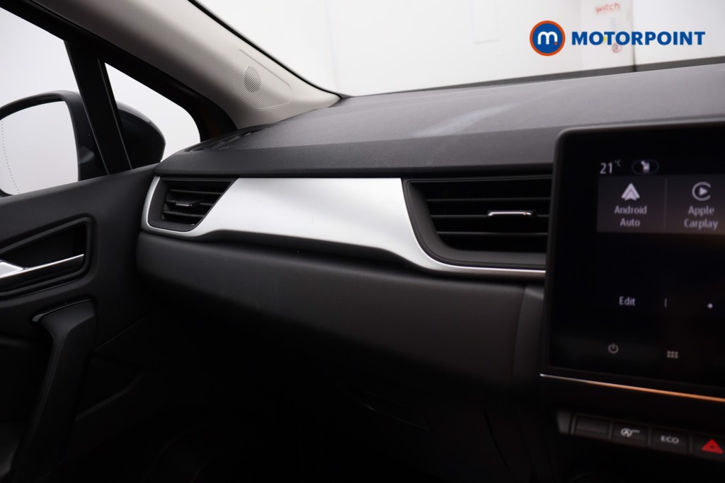 Renault Captur Se Limited Manual Petrol SUV - Stock Number (1650769) - 9th supplementary image