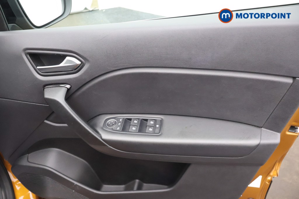 Renault Captur Se Limited Manual Petrol SUV - Stock Number (1650769) - 11th supplementary image