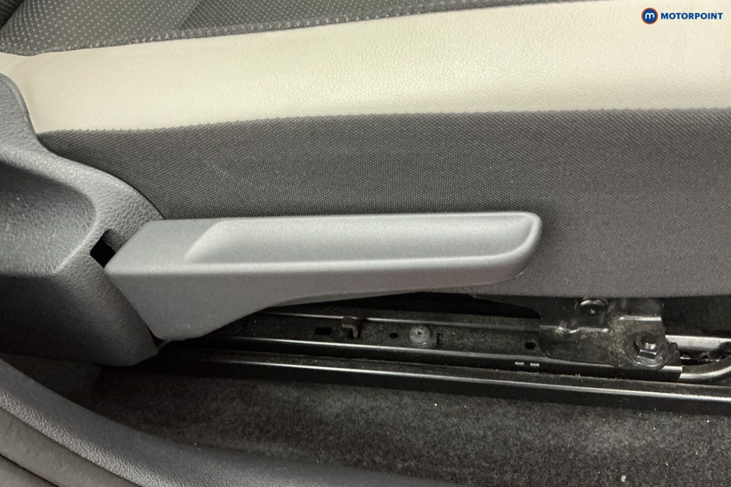 Volkswagen UP High Up Automatic Petrol Hatchback - Stock Number (1653737) - 23rd supplementary image