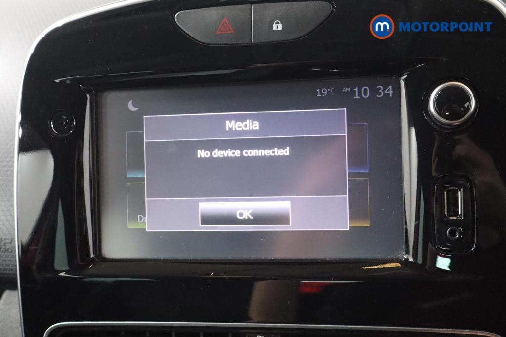 Renault Clio Iconic Manual Petrol Hatchback - Stock Number (1656121) - 6th supplementary image