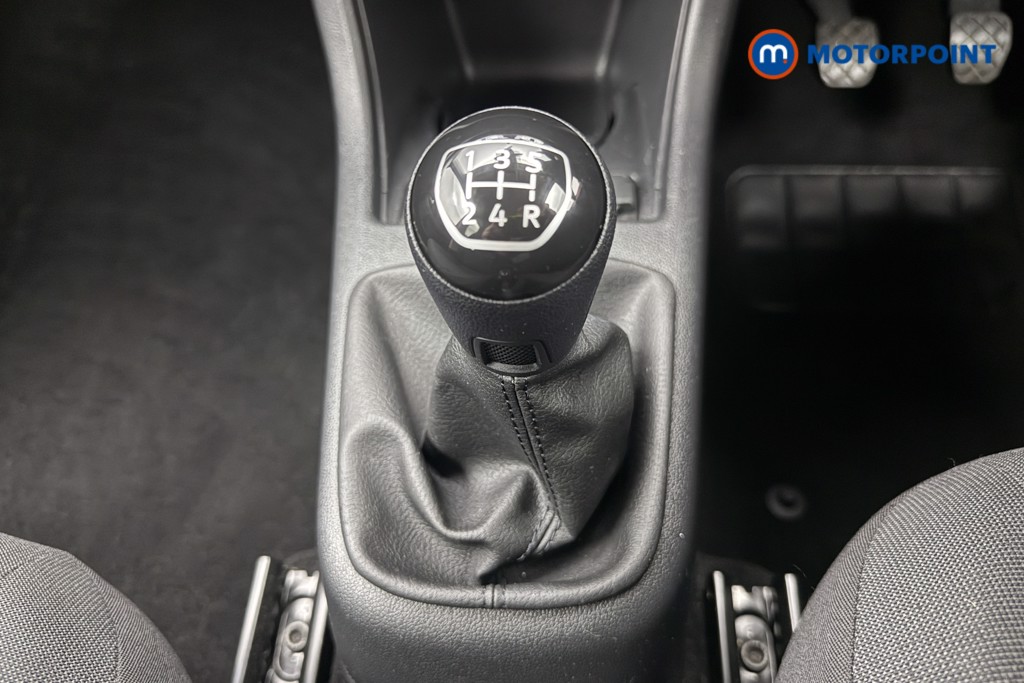 Volkswagen UP Black Edition Manual Petrol Hatchback - Stock Number (1657954) - 6th supplementary image