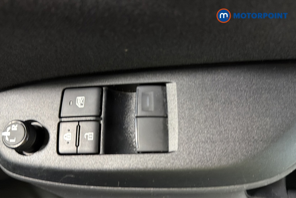 Toyota Yaris Icon Automatic Petrol-Electric Hybrid Hatchback - Stock Number (1659247) - 19th supplementary image