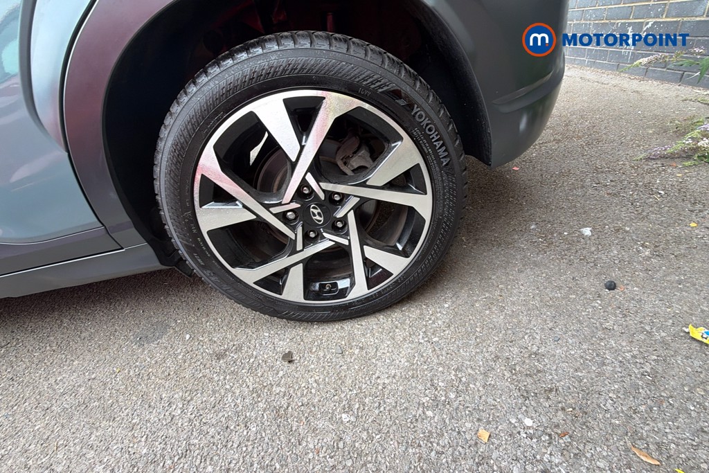 Hyundai Kona Premium Manual Petrol SUV - Stock Number (1660402) - 39th supplementary image