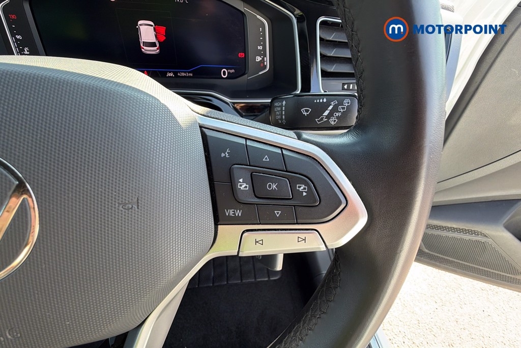 Volkswagen Polo R-Line Manual Petrol Hatchback - Stock Number (1660762) - 4th supplementary image