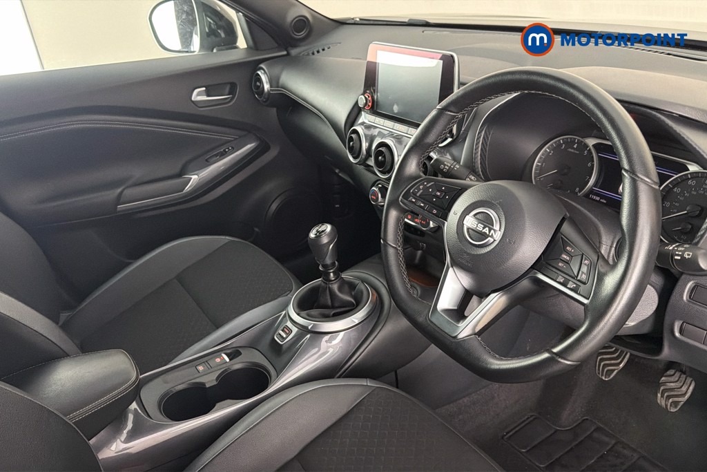 Nissan Juke N-Connecta Manual Petrol SUV - Stock Number (1661553) - 2nd supplementary image