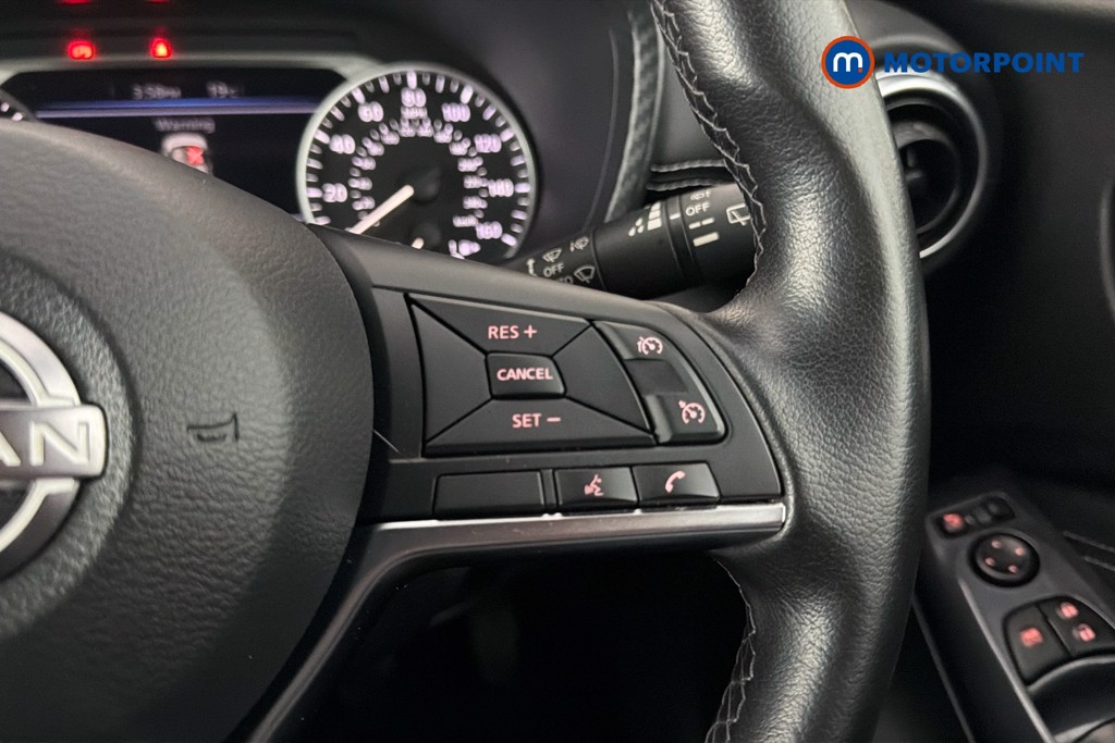 Nissan Juke N-Connecta Manual Petrol SUV - Stock Number (1661553) - 4th supplementary image